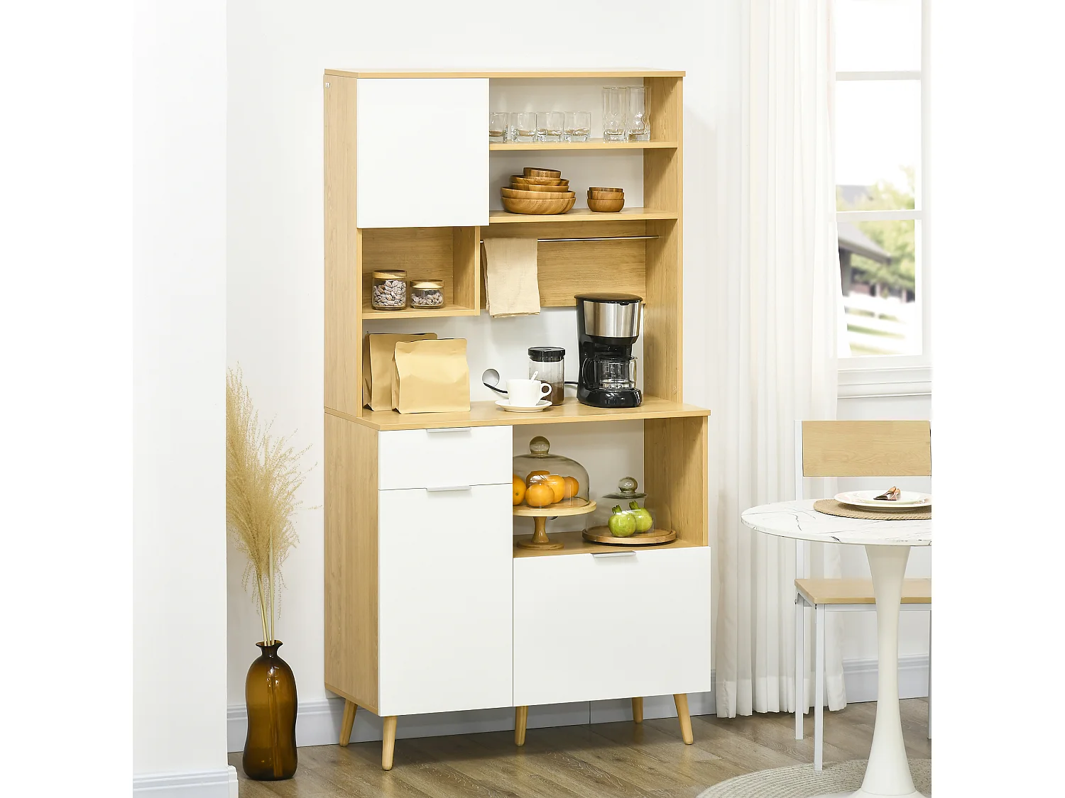 Dispensa da cucina in truciolato e legno di pino con armadietti, cassetti