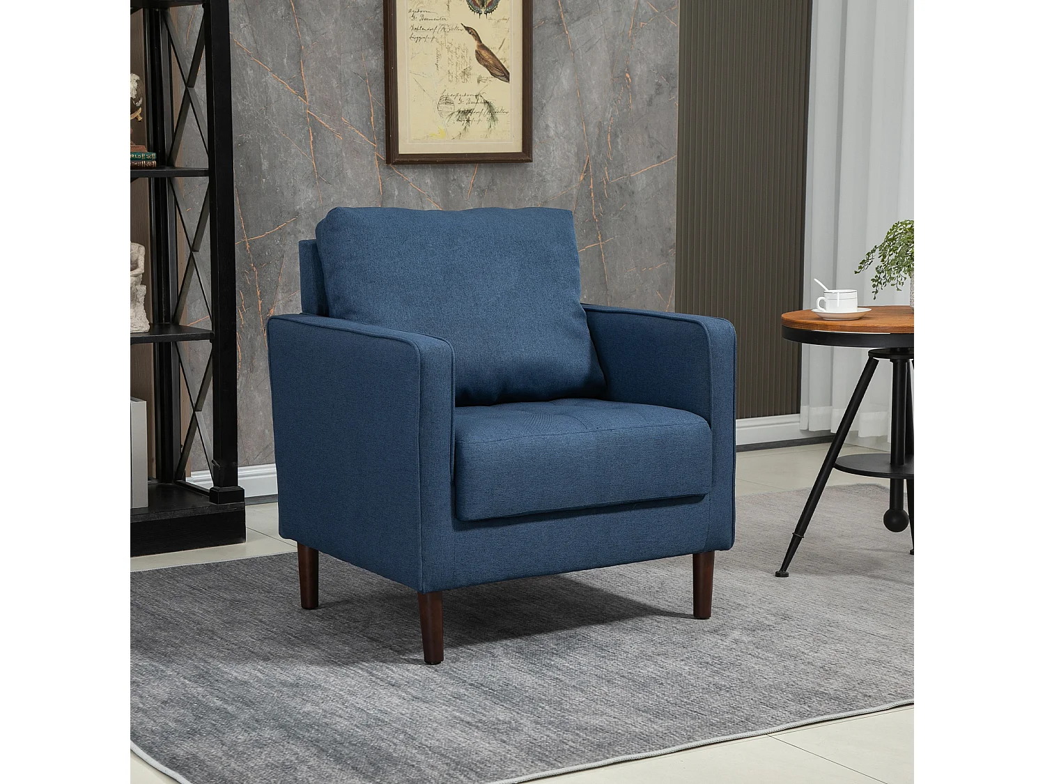 Poltrona moderna in tessuto effetto lino e struttura in legno