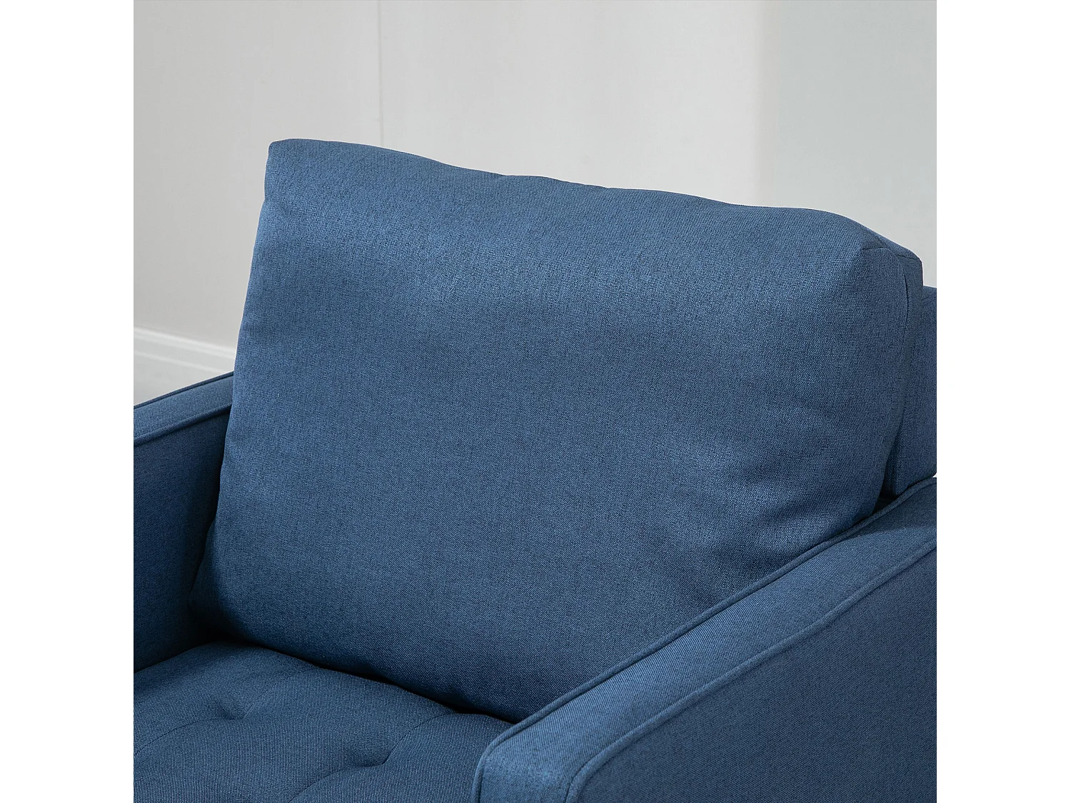 Poltrona moderna in tessuto effetto lino e struttura in legno