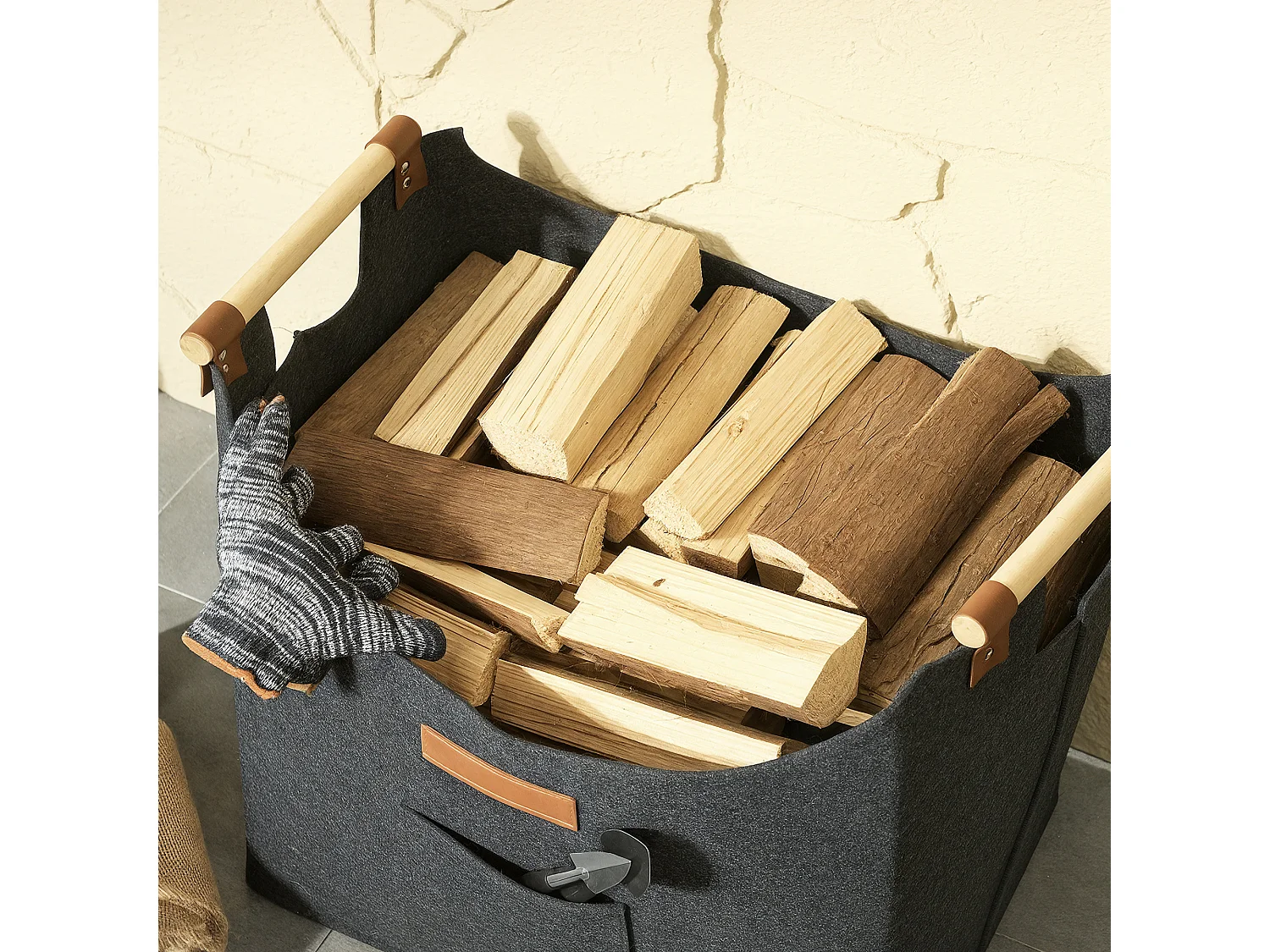 Borsa portalegna con manici da interni in feltro e legno grigio