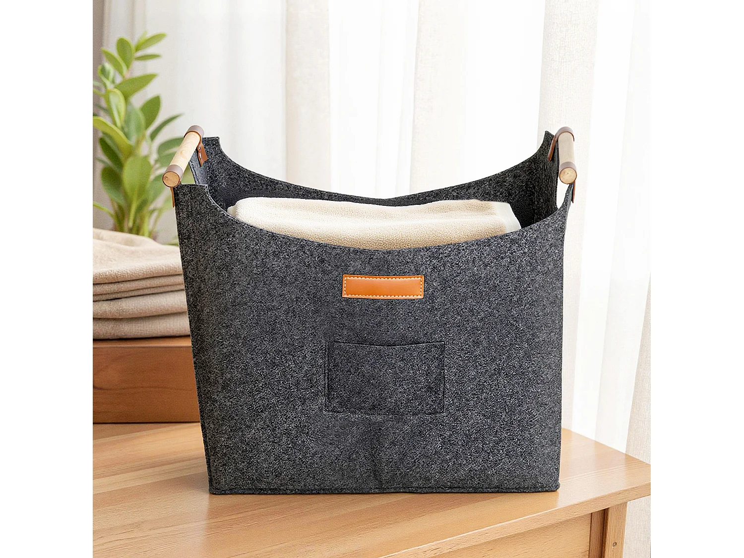 Borsa portalegna con manici da interni in feltro e legno grigio