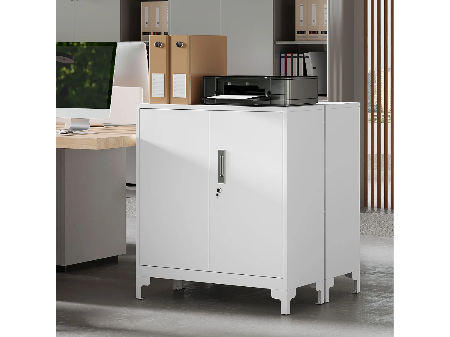 Mobile per ufficio con 3 ripiani 2 ante e chiavi in metallo bianco