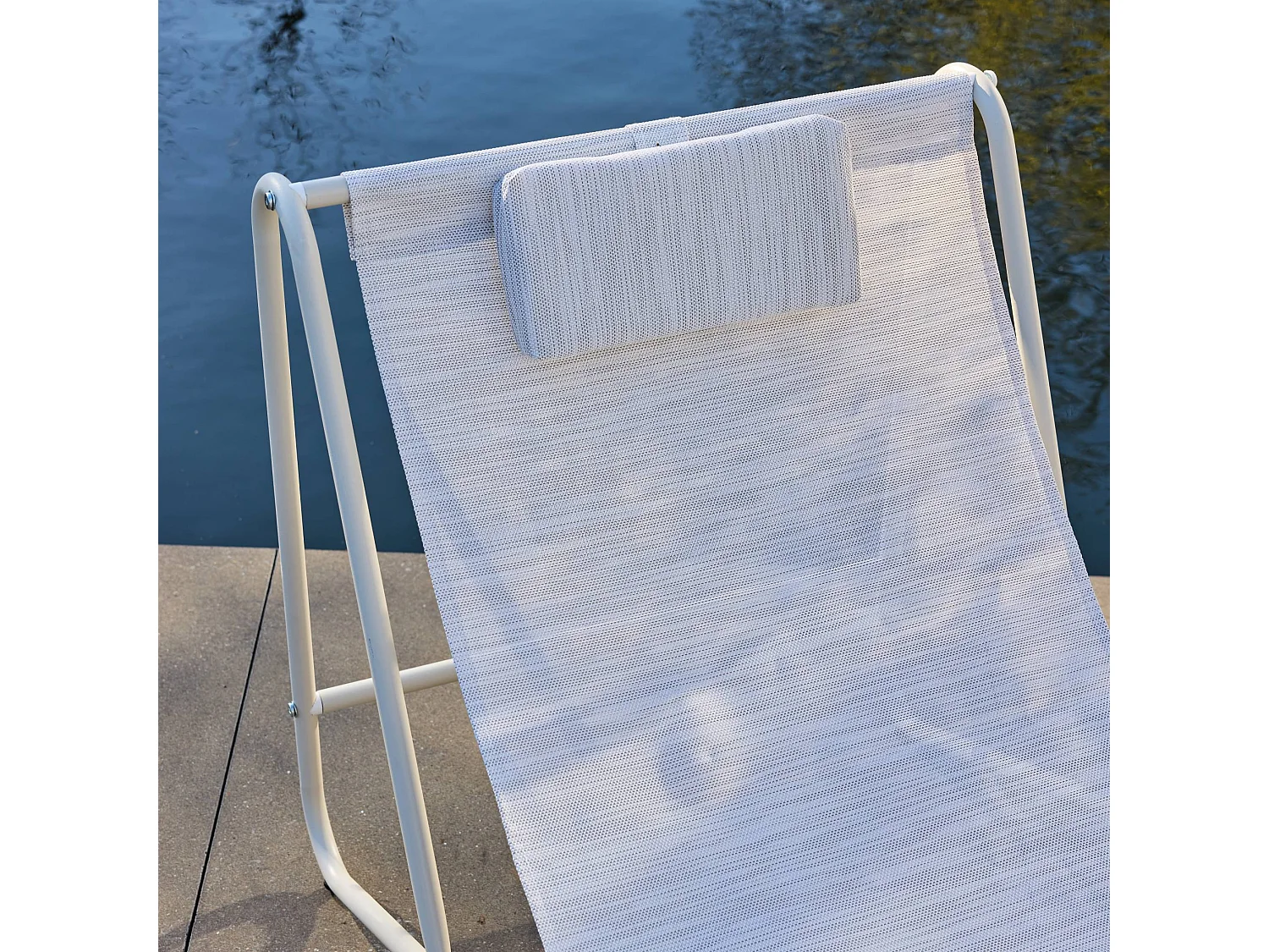 Salotto da giardino con tavolo rotondo in acciaio, 2 posti, beige