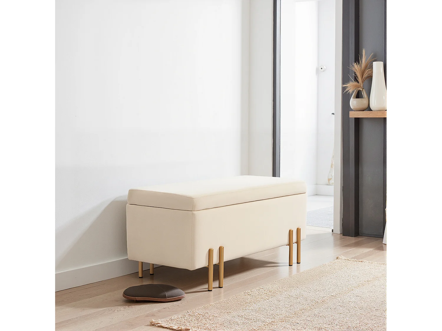 Panca fondo letto moderna con spazio contenitore per interno beige