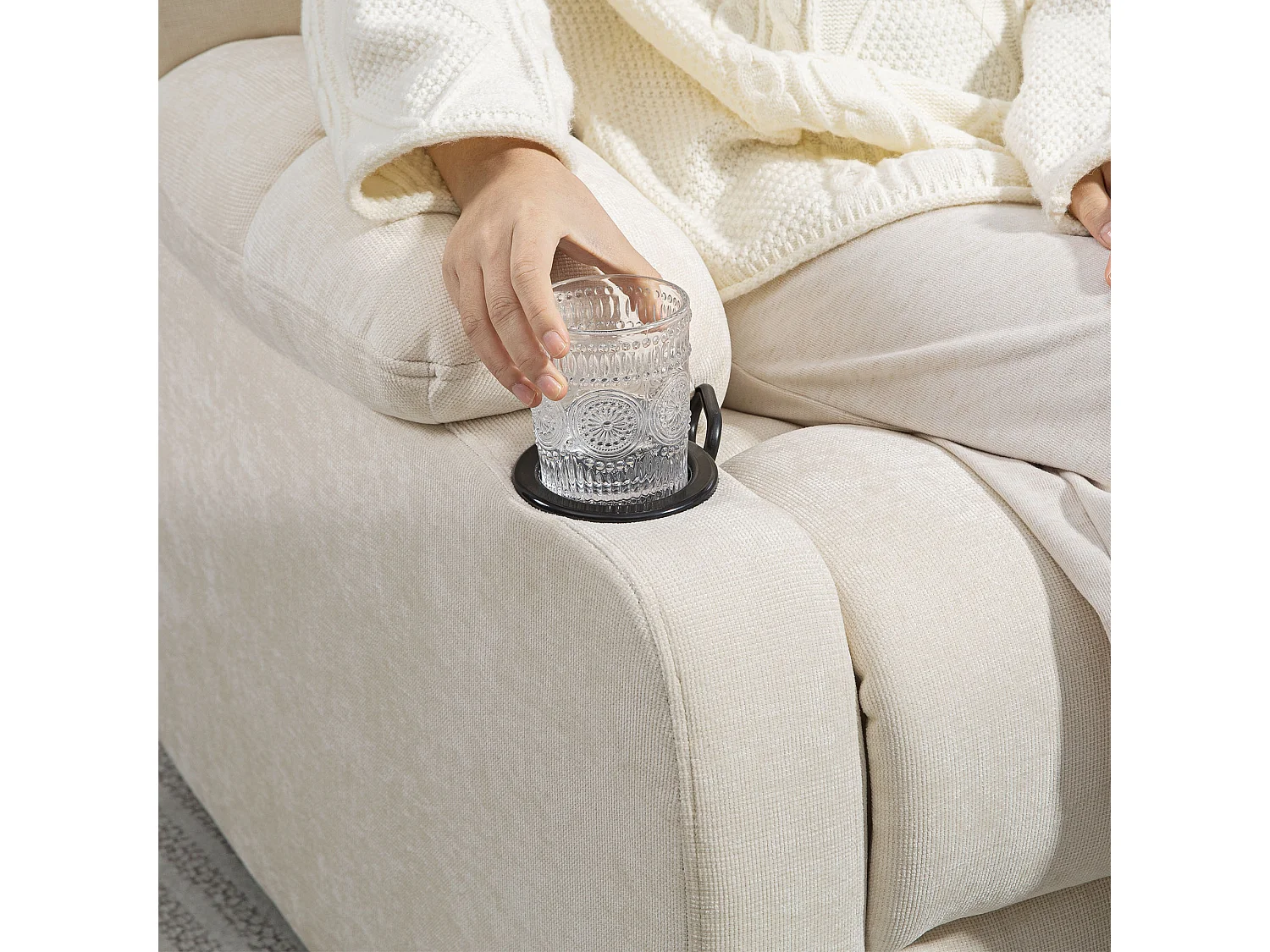 Poltrona reclinabile 135° con poggiapiedi e portabicchieri beige