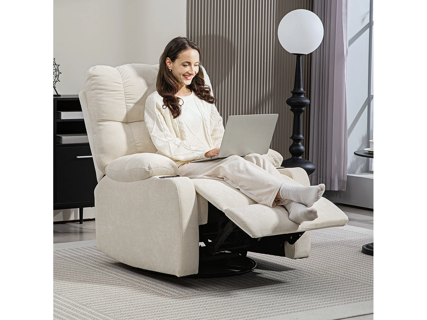 Poltrona reclinabile 135° con poggiapiedi e portabicchieri beige