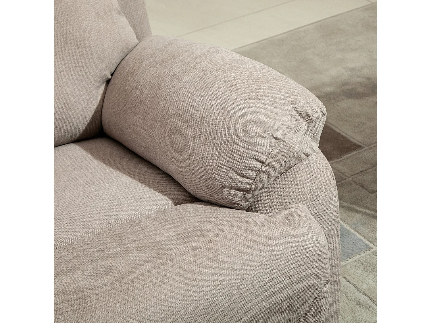 Poltrona relax reclinabile a 150° con poggiapiedi in tessuto beige