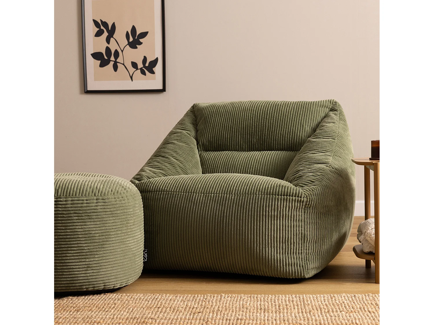 Pouf fauteuil avec repose-pied rond velours côtelé vert sauge, salon ou chambre - NATALIA
