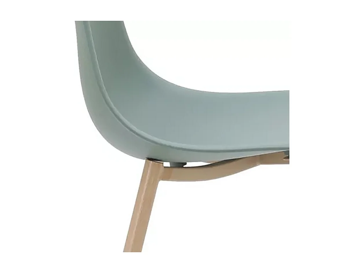 Chaise PP vert pieds métal effet bois