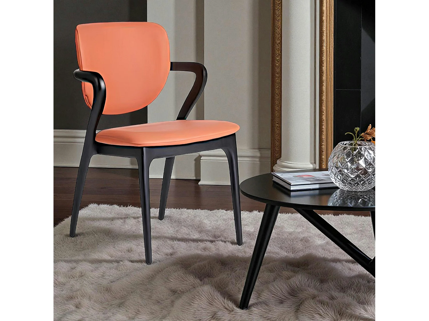 Chaise en cuir terracotta, accoudoirs bois noir ALDER