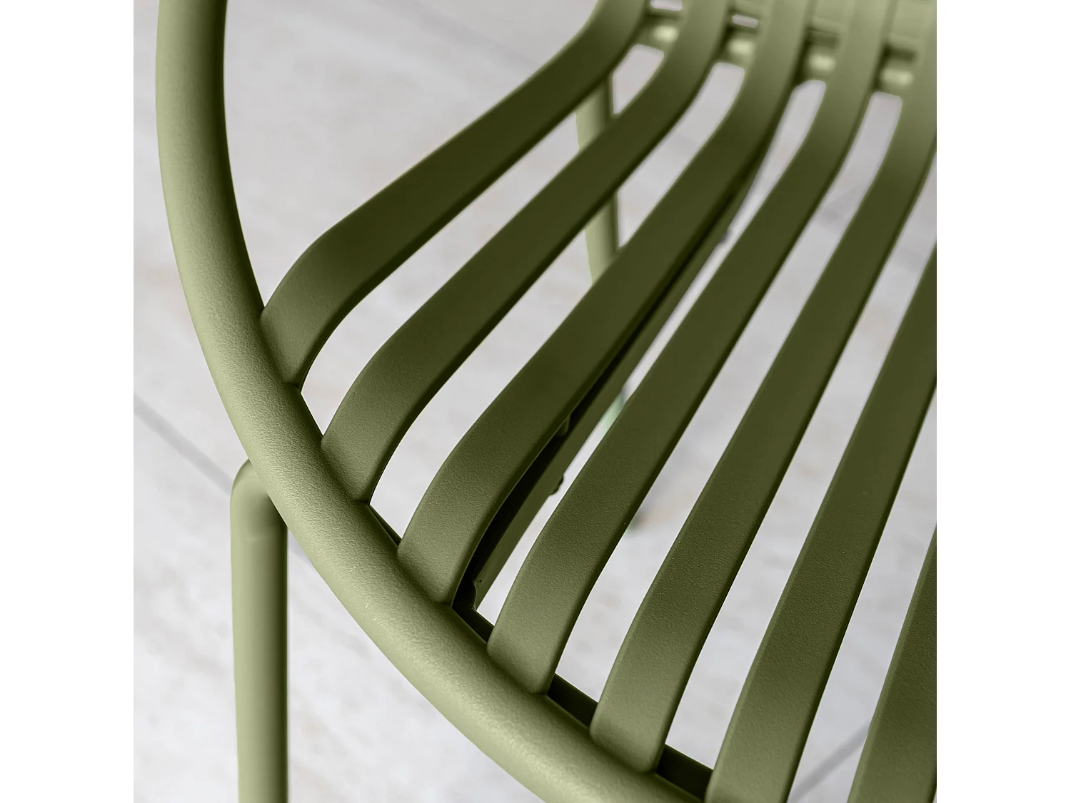 Now's Home - Salon De Jardin Table Et 4 Fauteuils En Polypopylene Et Metal Vert Calypso