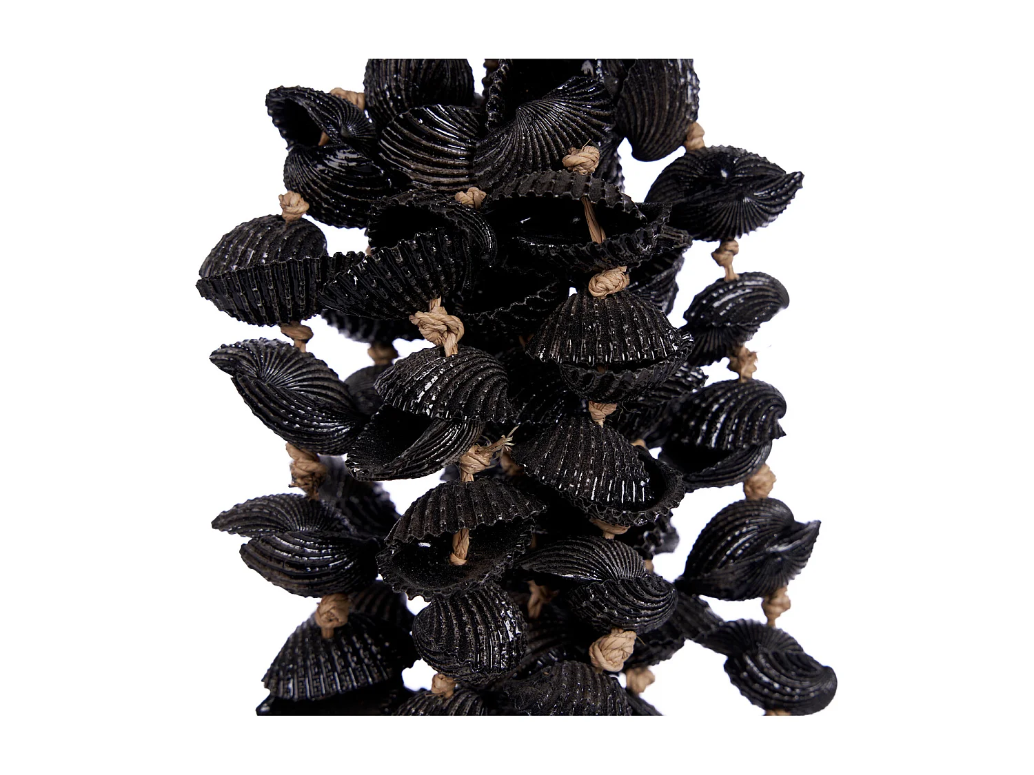 The Midnight Shell Tassel - Black