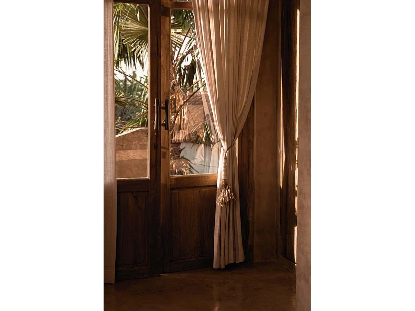 The Cone Shell Tassel - Natural White