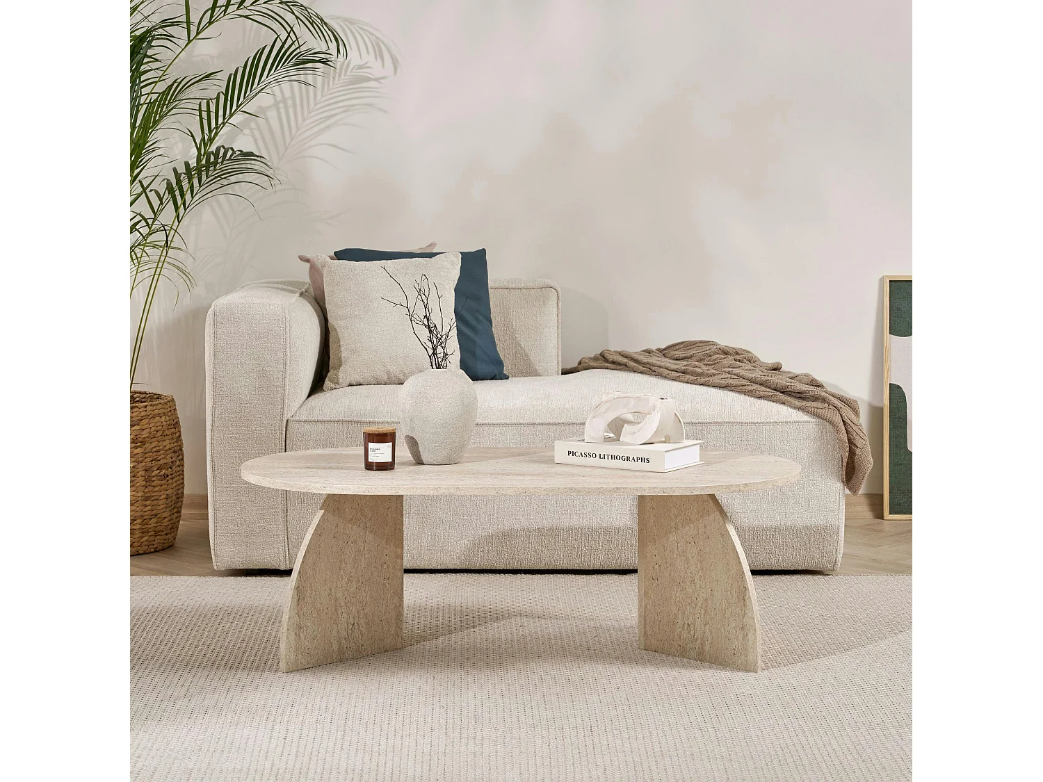 Table basse ovale effet travertin pieds courbes MARFA