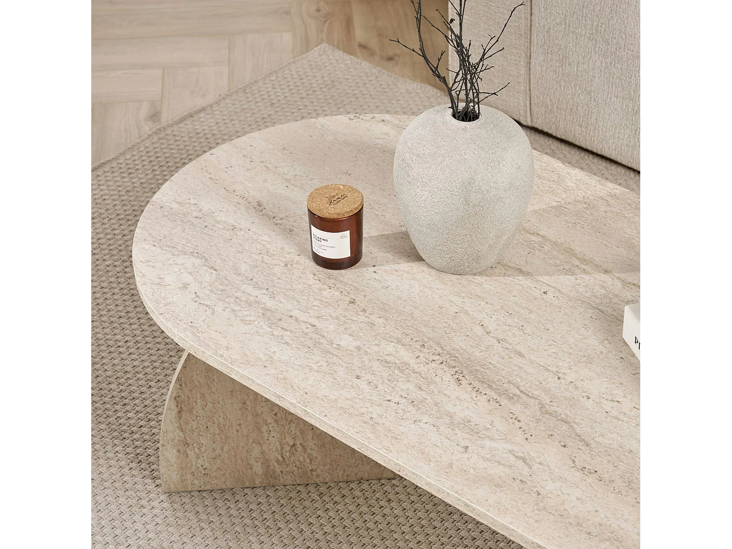 Table basse ovale effet travertin pieds courbes MARFA