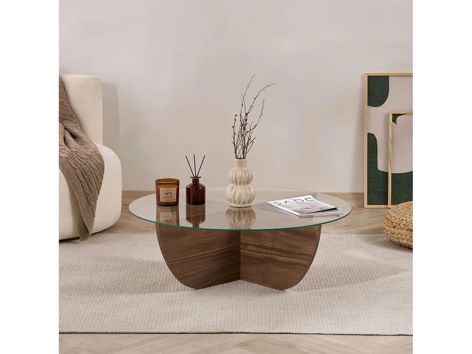 Table basse ronde en verre pied croisé effet noyer SALTA