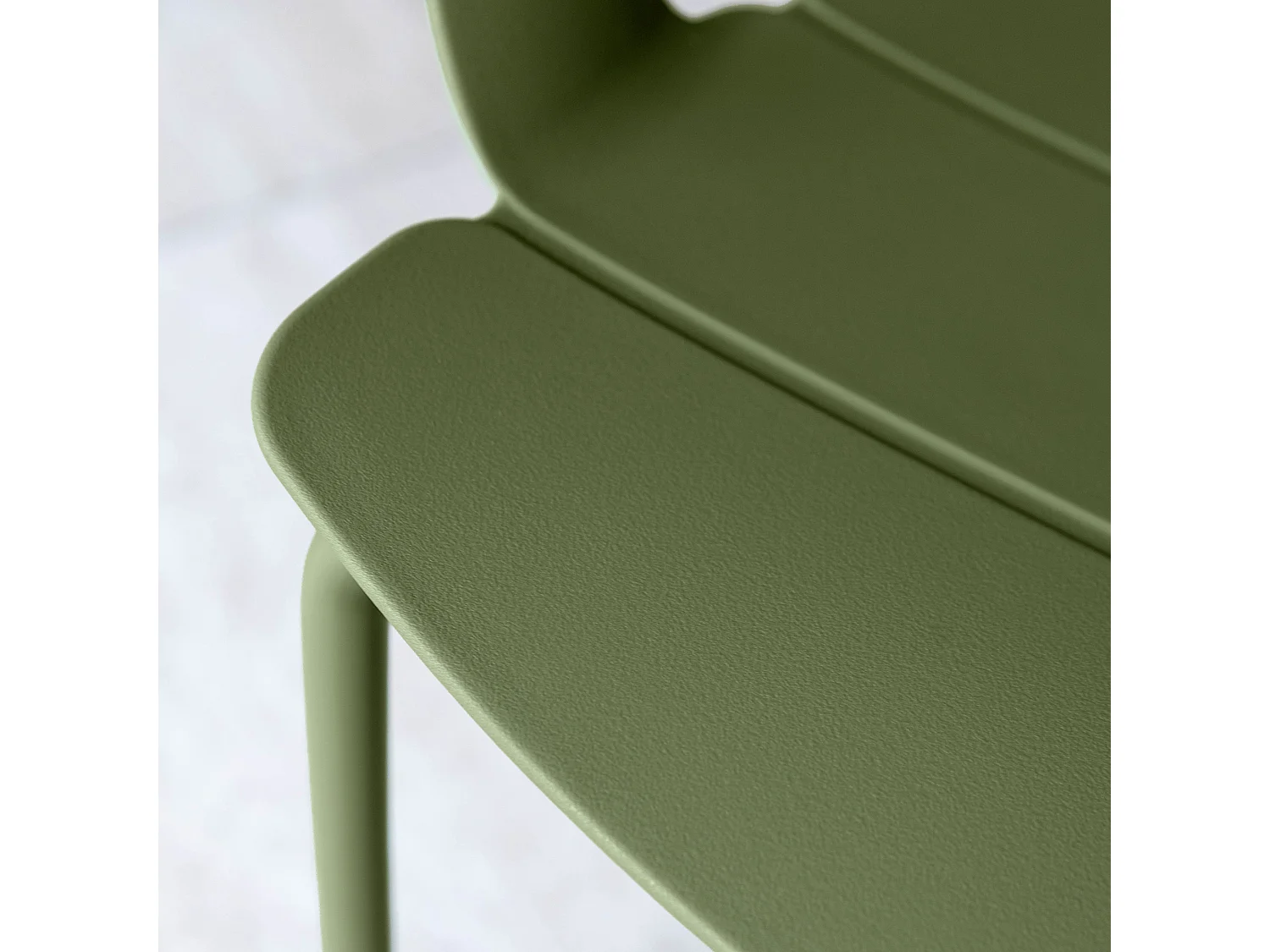 Now's Home - Salon De Jardin Table Et 4 Fauteuils  En Polypopylene Et Metal Vert Montauk