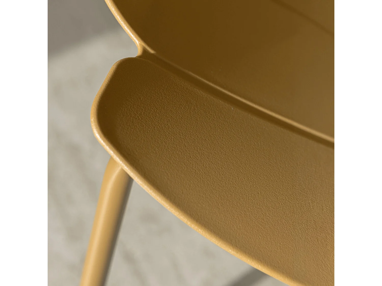 Now's Home - Salon De Jardin En Polypropylene Et Metal Ocre Montauk