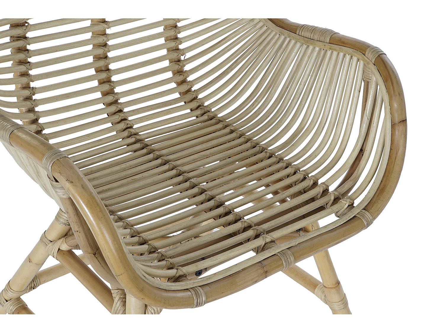 BAMBOE RATTANSTOEL 54X51X92 NATUURLIJK, ideaal voor uw huis. Het voegt glamour en een speciaal tintje toe aan uw huis.