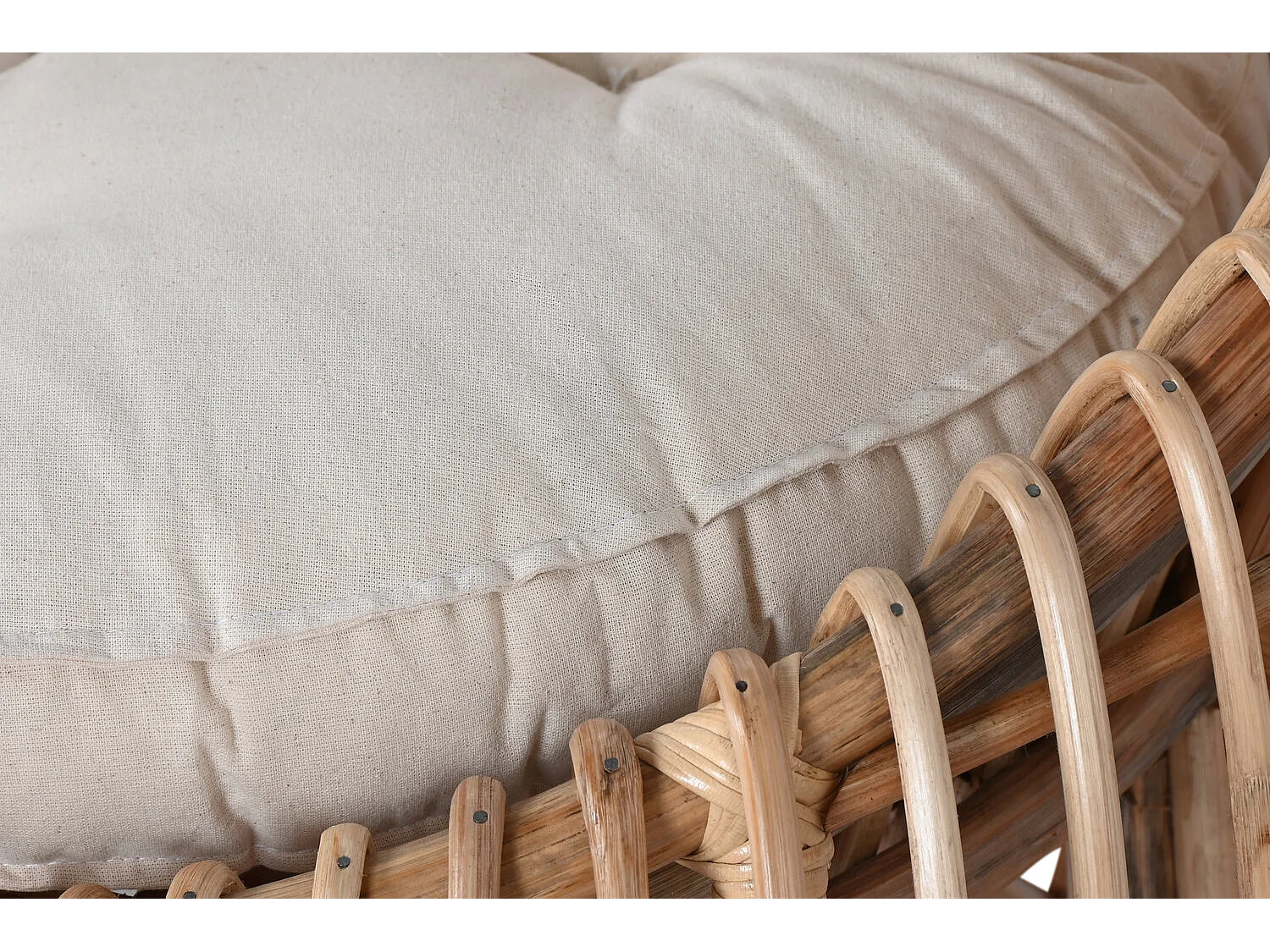 BAMBOE RATTANSTOEL 70X70X74 NATUURLIJK, ideaal voor uw huis. Het voegt glamour en een speciaal tintje toe aan uw huis.