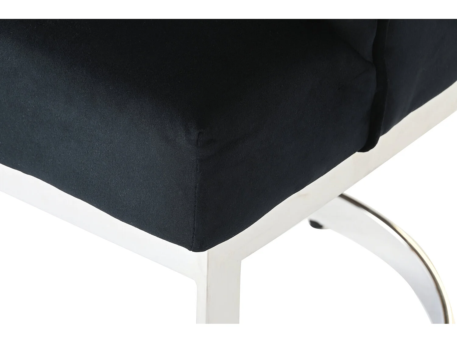 METALEN STOEL PP 50X515X81 WIT Ideaal voor uw huis. Voegt glamour en een speciaal tintje toe aan uw huis.