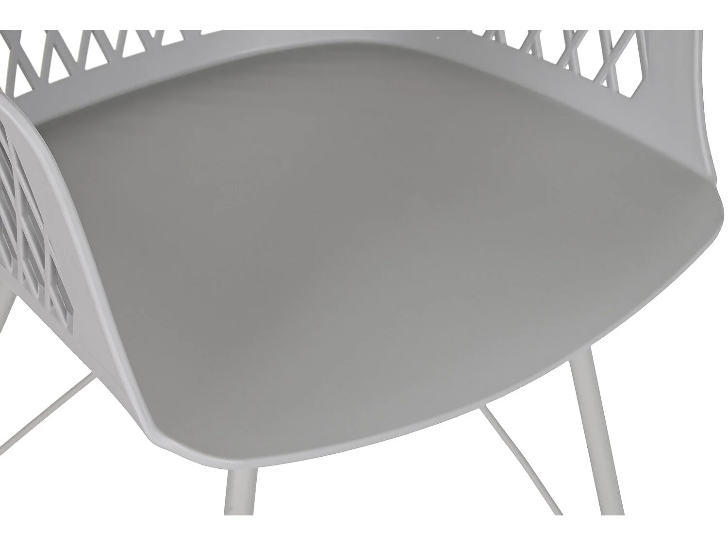 POLYESTER EIKEN STOEL 48X55X84 LICHTGRIJS, ideaal voor uw huis. Voeg glamour en een speciaal tintje toe aan uw huis.