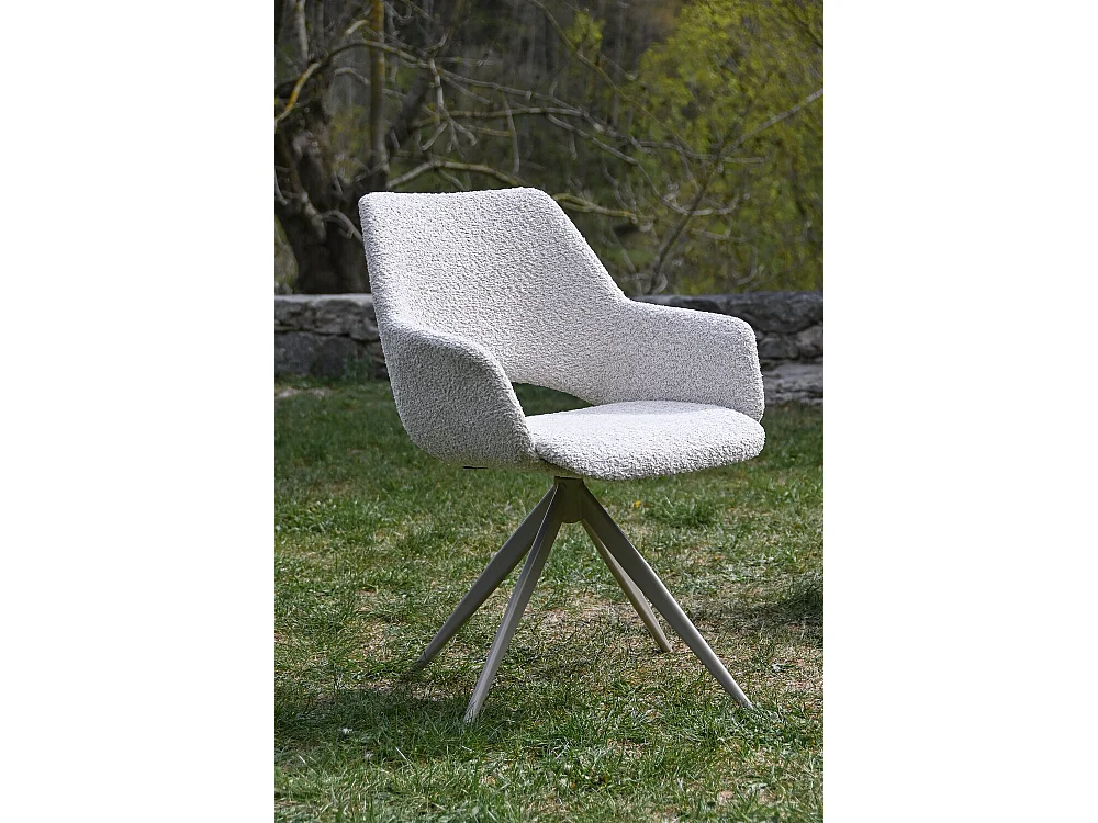 PU WALNOOT STOEL 60X655X118 VERSTELBAAR CHROOM ZWART ideaal voor uw huis, voegt glamour en een speciaal tintje toe aan uw huis.