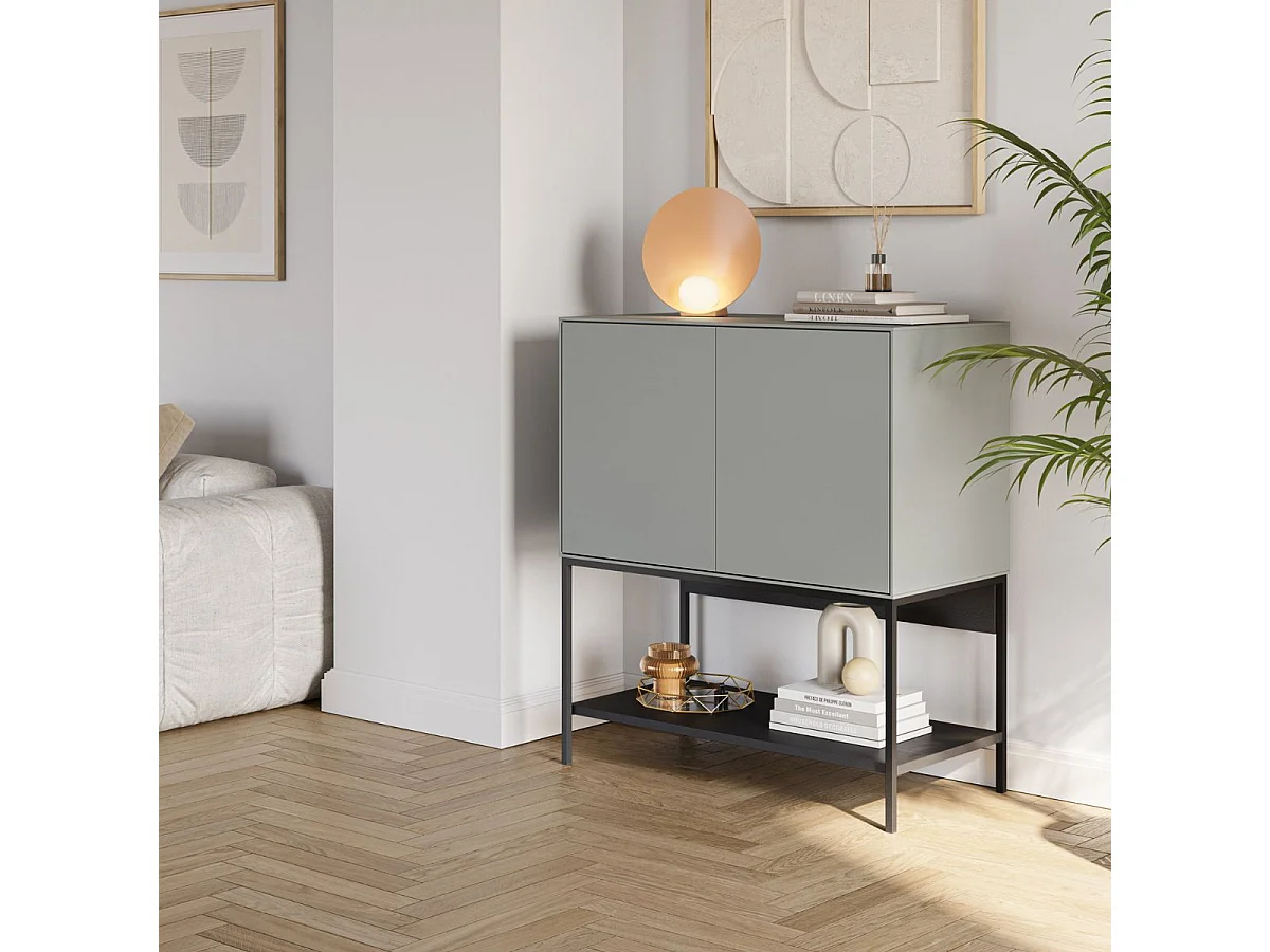 Meuble d'appoint 2 portes en mélaminé vert sauge et piètement avec étagère en métal laqué noir - MIRINA