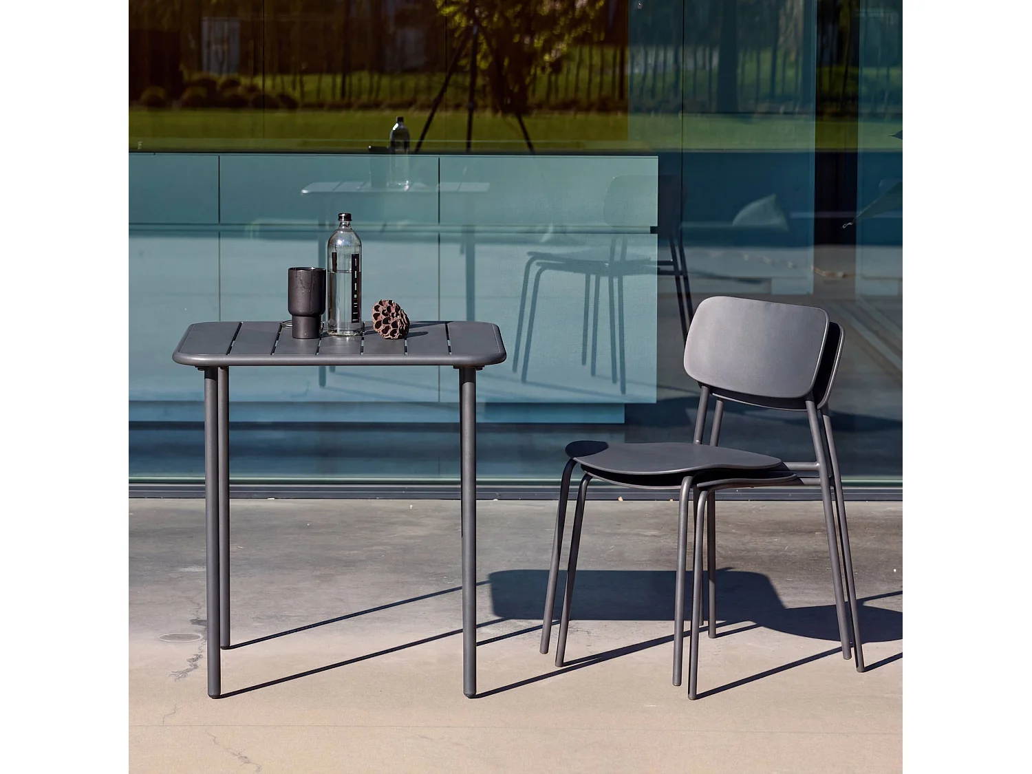Mesa de jardín de metal con 2 sillas antracita