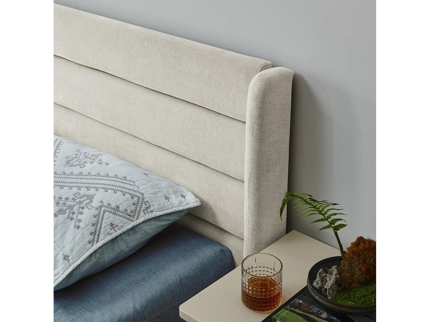 Cama adulto de 140 x 200 cm Cama doble con 4 cajones y somier de láminas - chenilla beige (sin colchón)