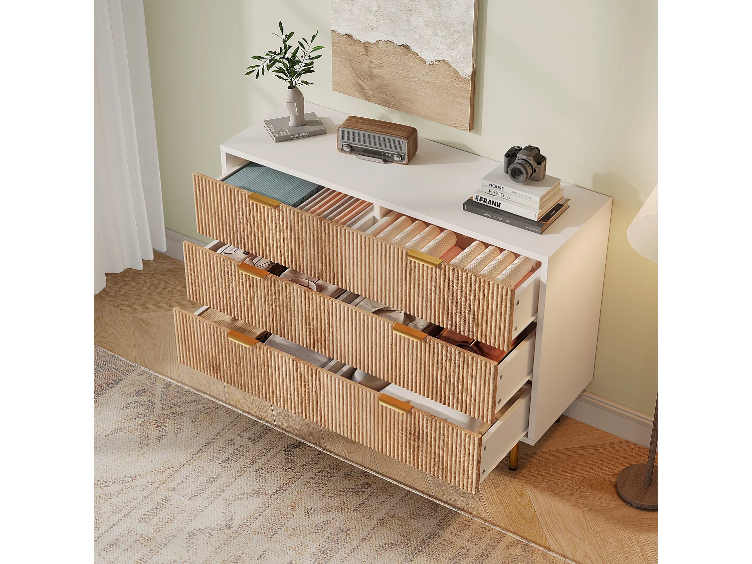 Moderne Kommode mit 6 Schubladen, breitem, geschwungenem Profil und geriffelten Rillen, TV-Möbel, für das Wohnzimmer, aus Holz