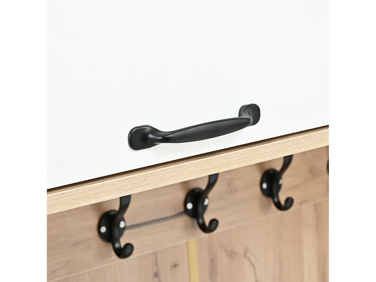 Garderobenständer für den Eingangsbereich mit 2 Türen und 6 offenen Ablagefächern, LED-Beleuchtung – Naturfarbe