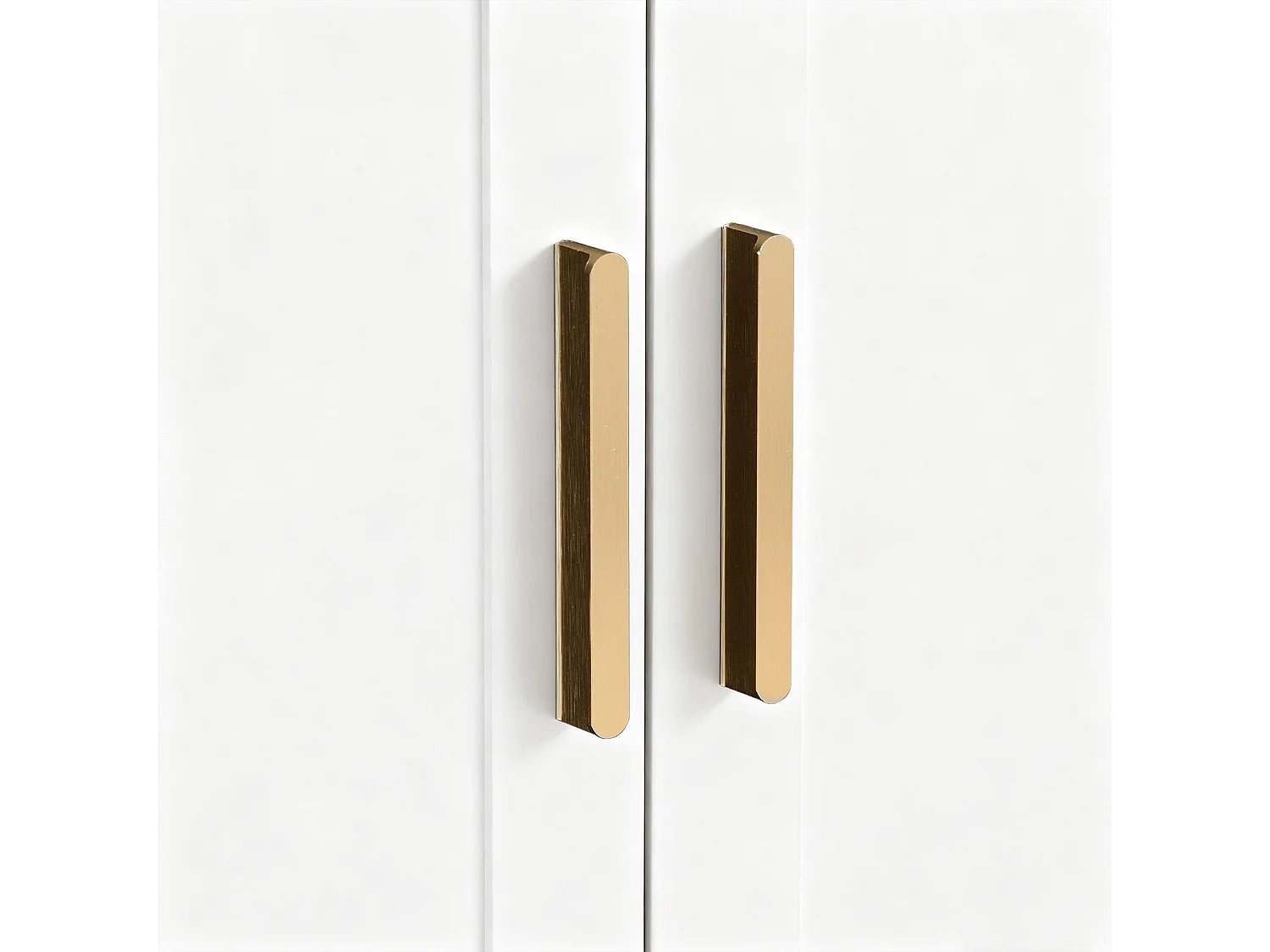 Weiße Garderobe mit Spiegel, einer Schublade und drei Türen – für Eingangsbereiche und Flure