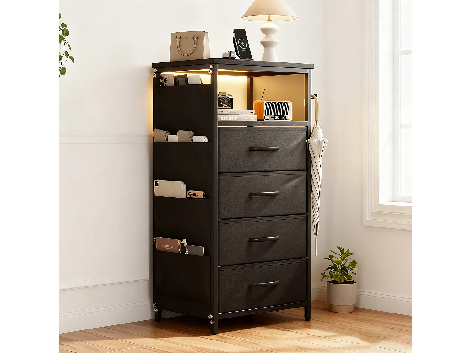 Meuble De Chevet Commode 4 Tiroirs avec LED et USB, 4 Poches latérales et crochets en 2 forme de L,Table de Nuit Moderne pour Chambre à Coucher, Noir