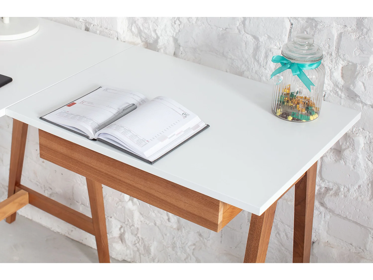 Eckschreibtisch mit Schublade 115 x 85 cm Luka Pudriges Rosa | Eichenbeine | Linke Seite