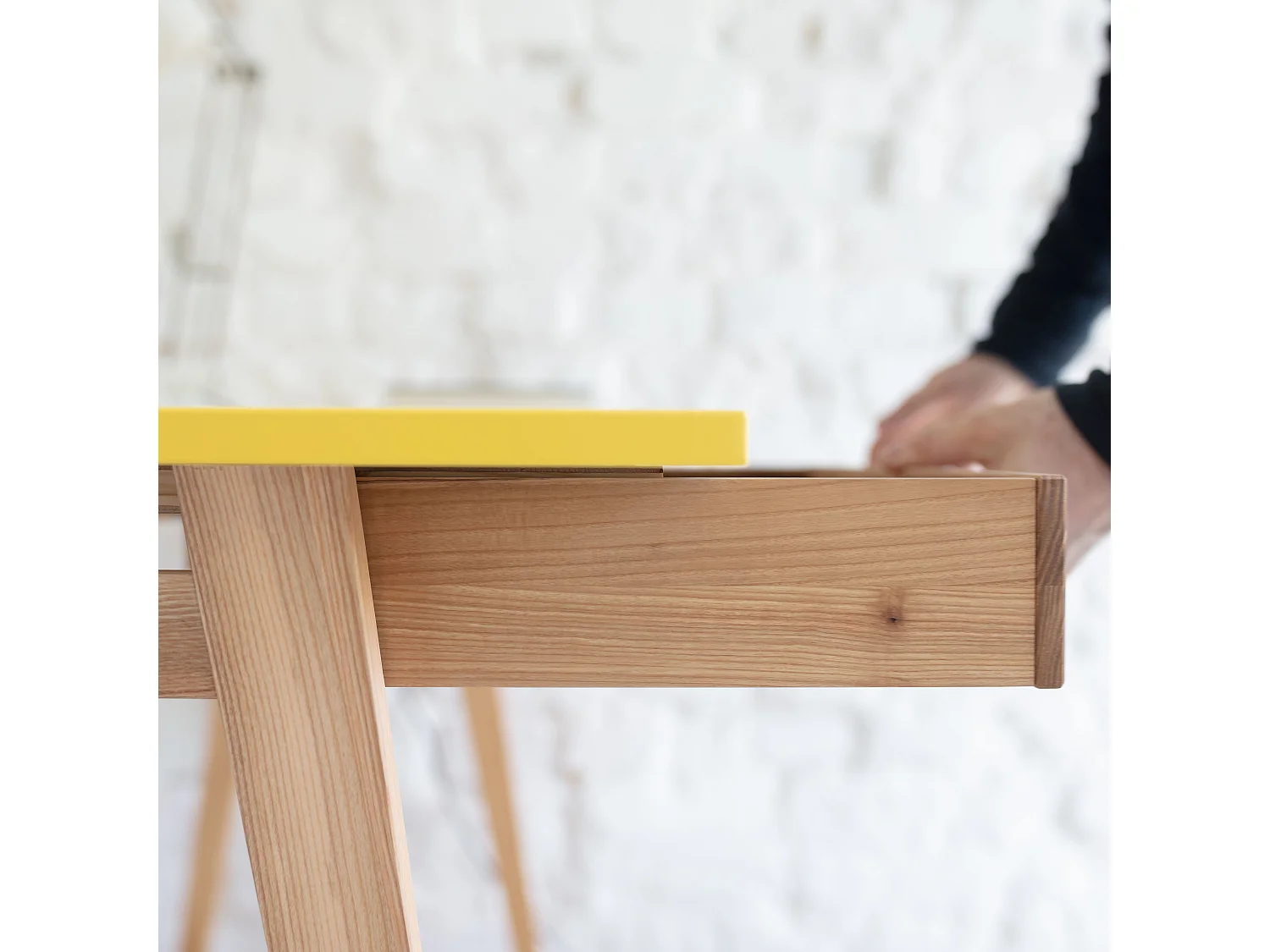 Bureau d'angle avec tiroir 115 x 85 cm Luka Blanc Craie | Pieds en frêne | Côté droit