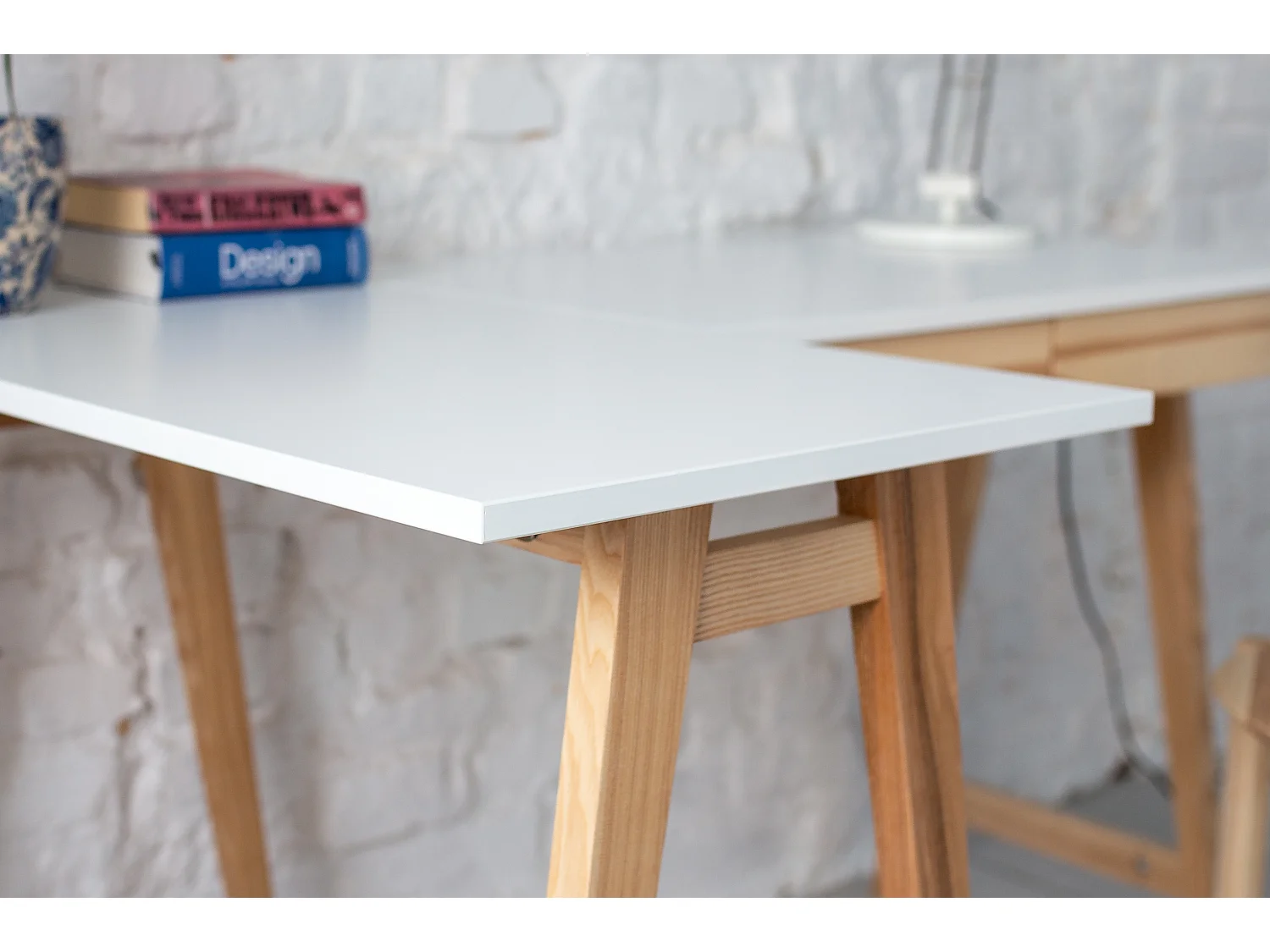 Eckschreibtisch mit Schublade 115 x 85 cm Luka Antikrosa | Beine aus Eschenholz | Linke Seite