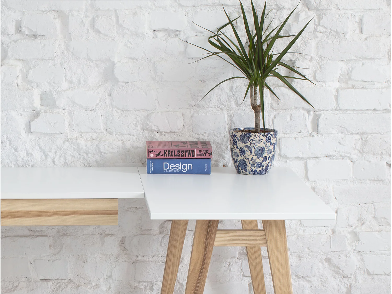 Bureau d'angle avec 2 tiroirs 135 x 85 cm Luka Rose Poudré | Pieds en frêne | Côté droit