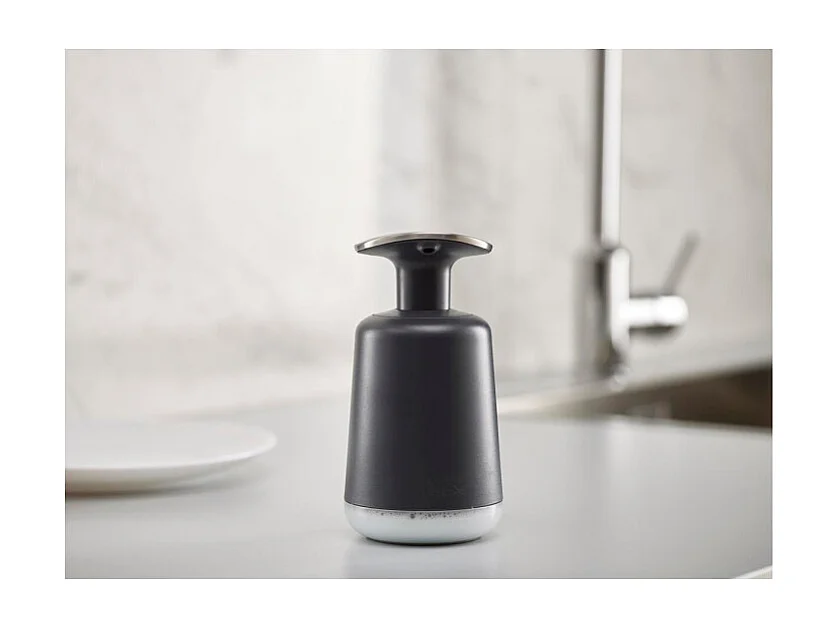 Distributeur de savon Joseph Joseph Presto™, pompe en acier inoxydable, facile à utiliser avec le poignet ou l'avant-bras, gris foncé, pratique, capacité de 250 ml.