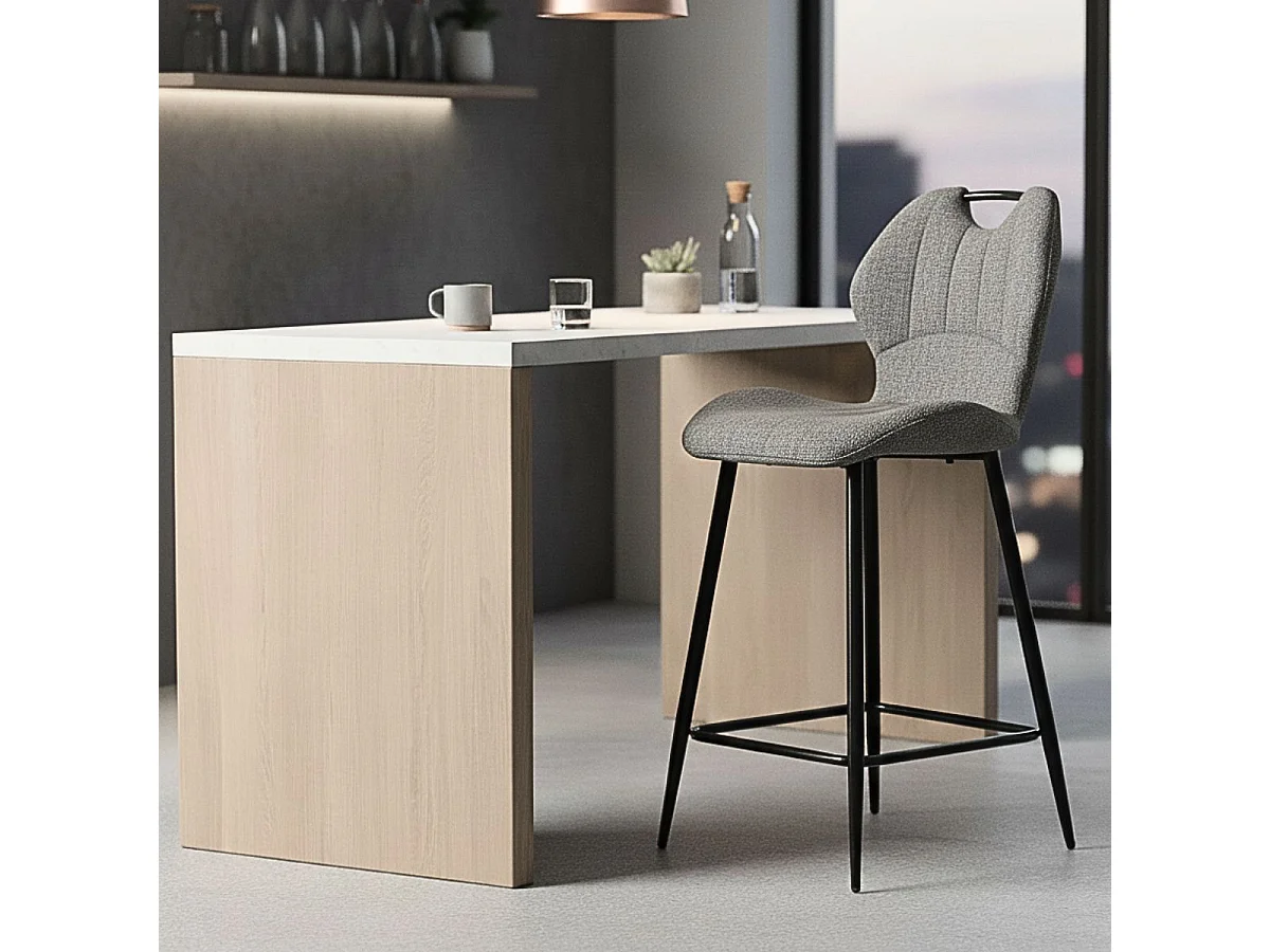 Lot de 2 tabourets de bar en tissu polyester maillé gris avec poignée et pieds en métal laqué noir - MILDA