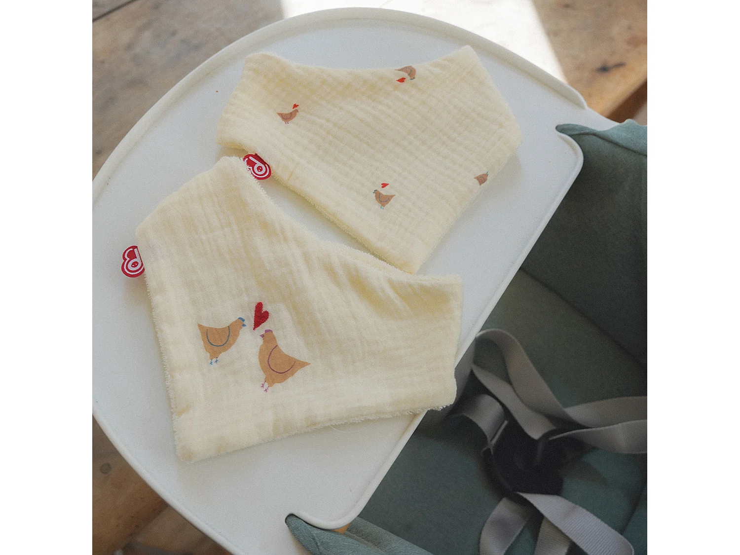 Set aus 2 Bandana-Lätzchen Love