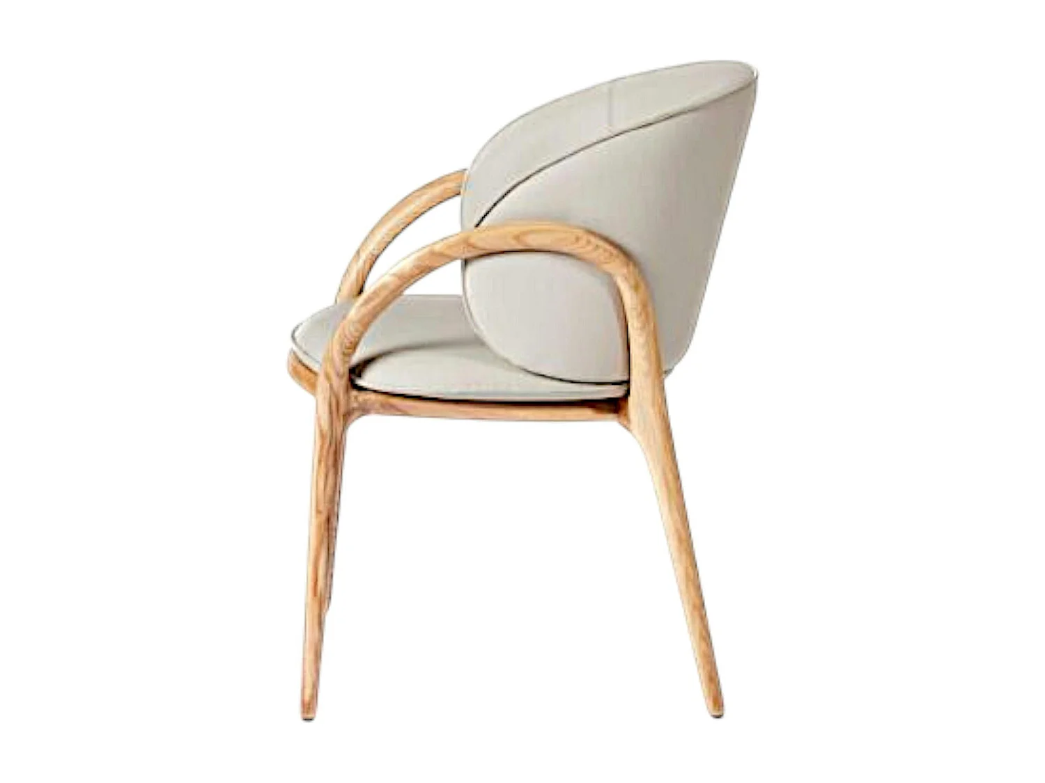 Chaise en cuir gris clair dos rond accoudoirs bois clair ALDER