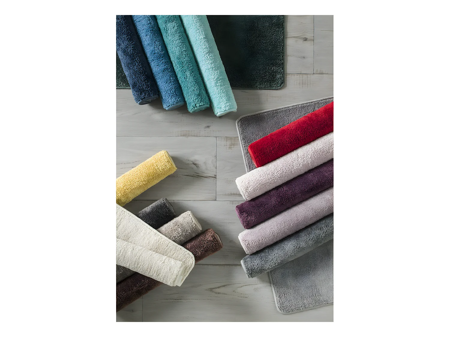 Tapis de bain uni en polyester pacifique 50x80cm