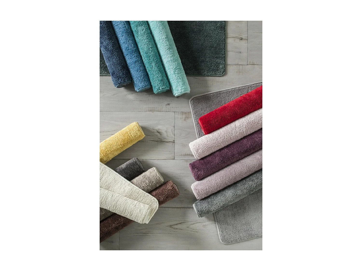 Tapis de bain uni en polyester indigo 50x80cm