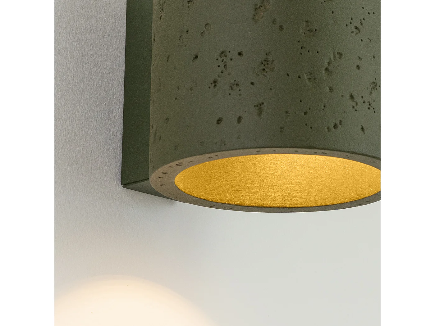 Wandleuchte Orbis Industrie aus  Beton - 1 lichtquellen - L.10 x H. cm - olivgrün
