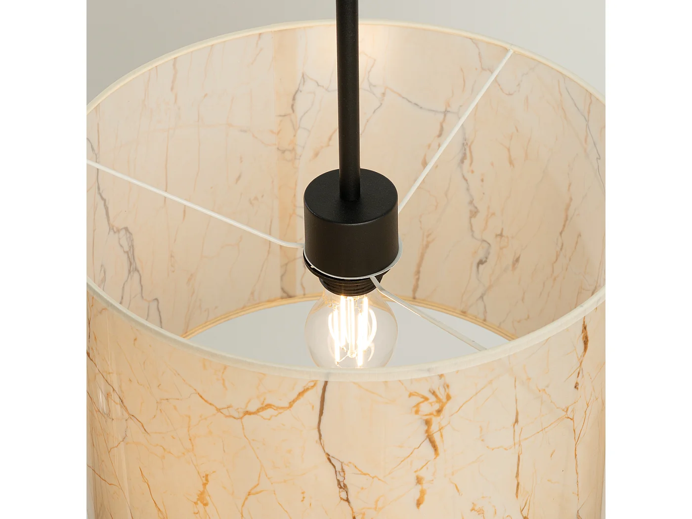 Lampe suspendue minimaliste en PVC - 1 sources lumineuses - L.40 x H.137 cm - marbre beige/noir