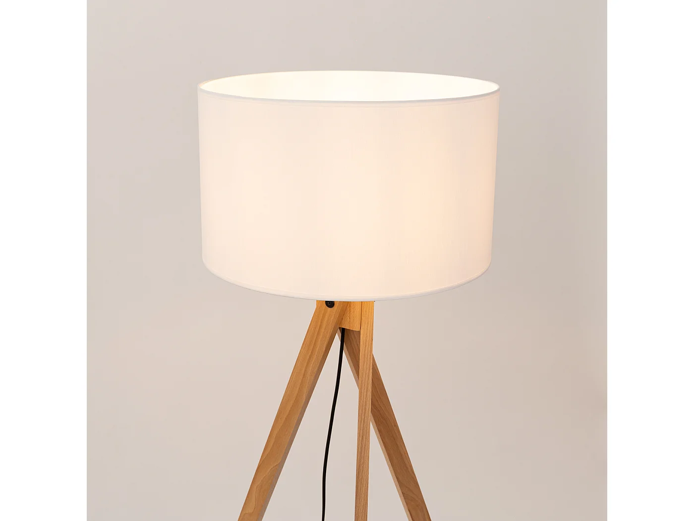 Lampadaire moderne en tissu/PVC/bois - 1 sources lumineuses - L.77 x H.140 cm - bois blanc/naturel
