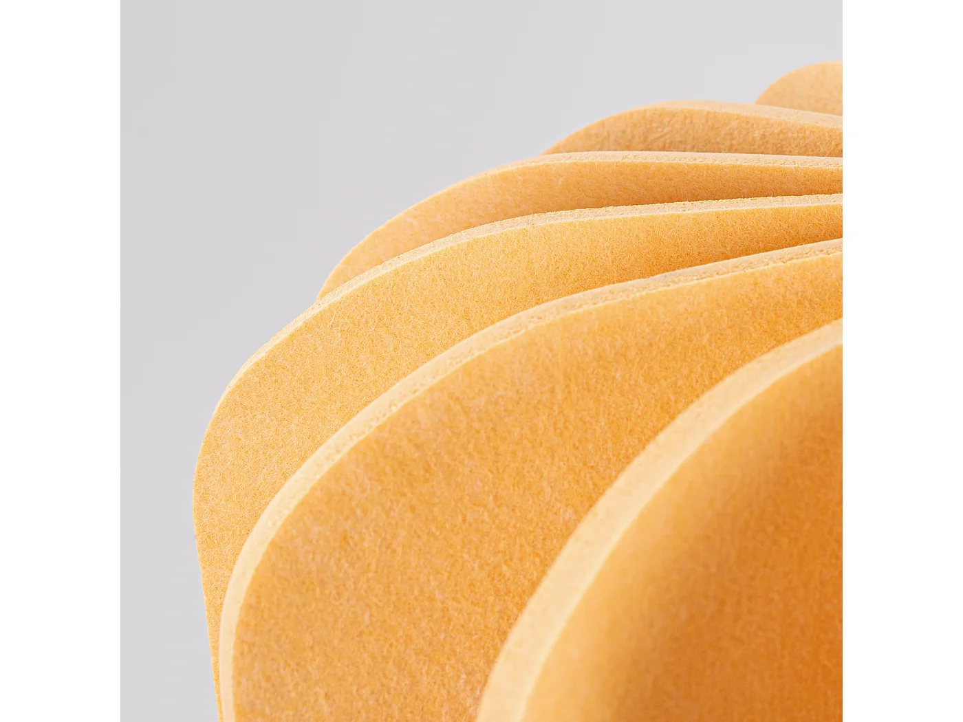 Lampe suspendue moderne en feutre/acier - 1 sources lumineuses - L.45 x H.146 cm - jaune/noir