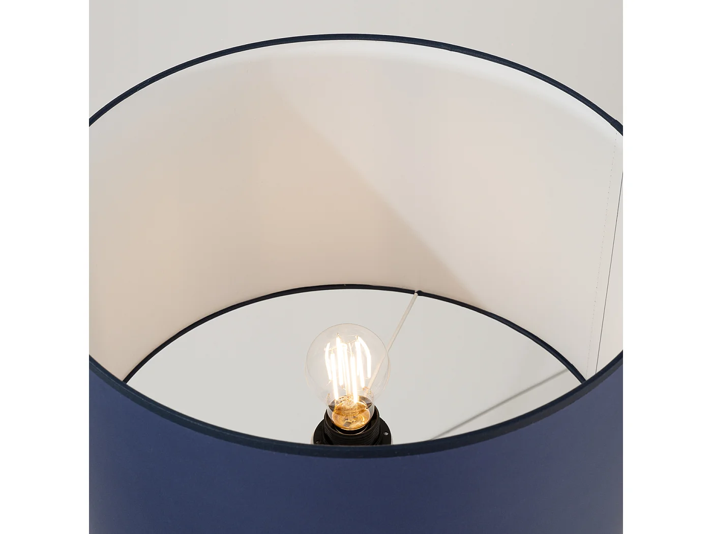 Lampadaire minimaliste en tissu/PVC/acier - 1 sources lumineuses - L.40 x H.135 cm - bleu marine/noir