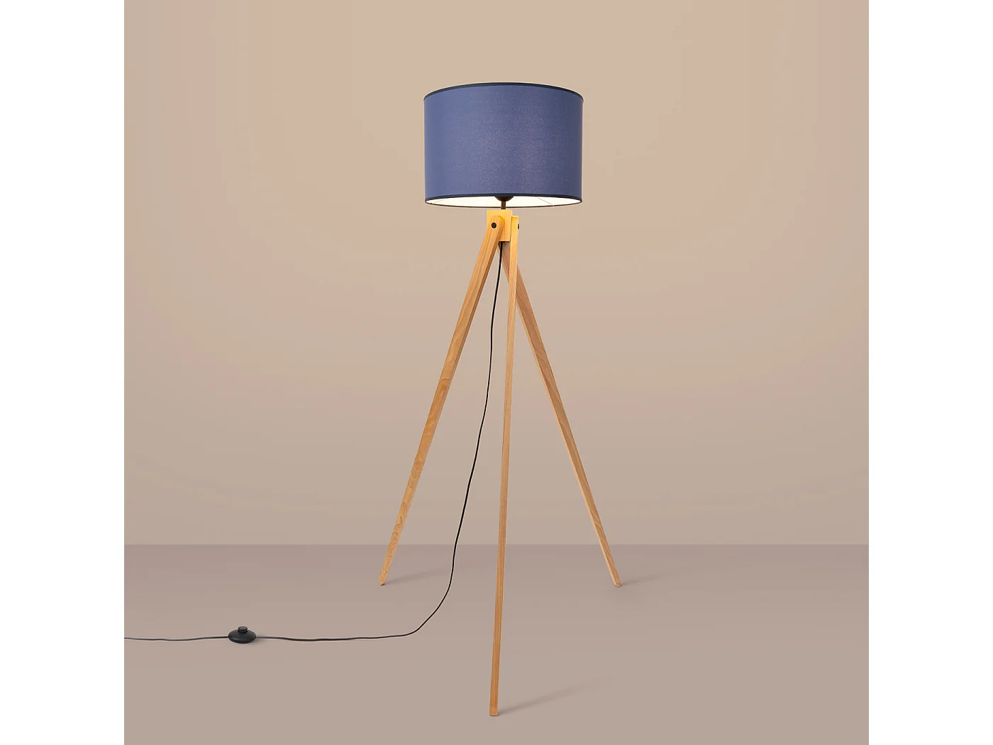 Lámpara de pie Natt moderno de tela/PVC/madera - 1 fuentes luminosas - L.77 x A.140 cm - azul marino/madera natural